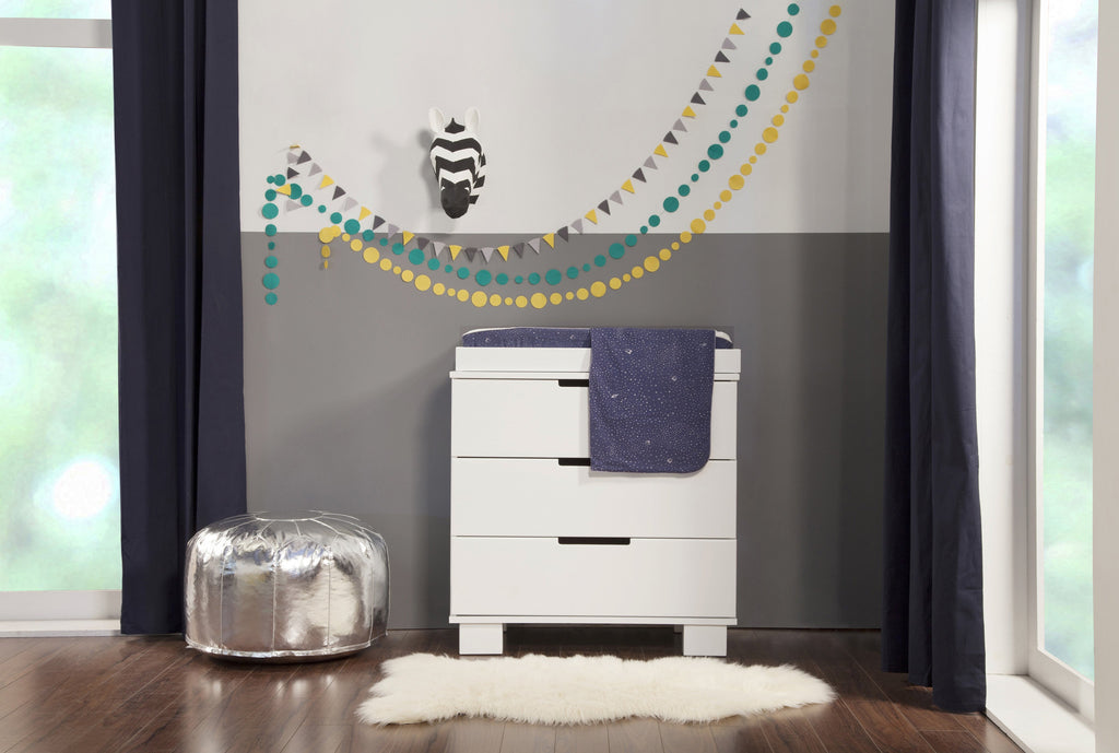 M6723W,Modo 3-Drawer Changer Dresser  KD w/Removable Changing Tray in White